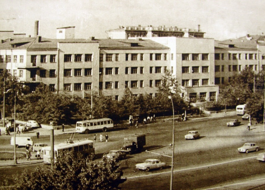 Здание ВШ КГБ на Ленинградском проспекте